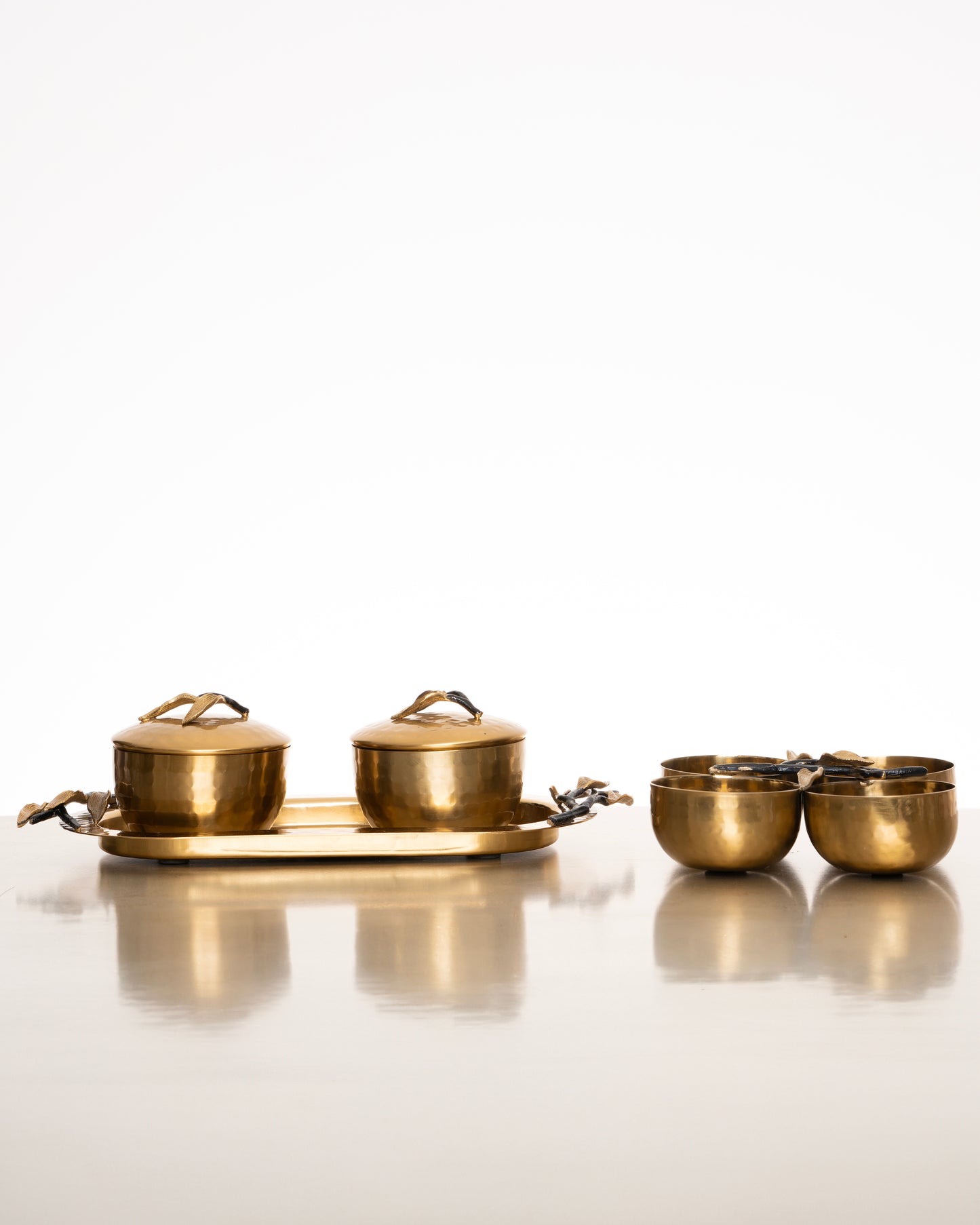 2 bowls on a tray Set (3 Pieces)