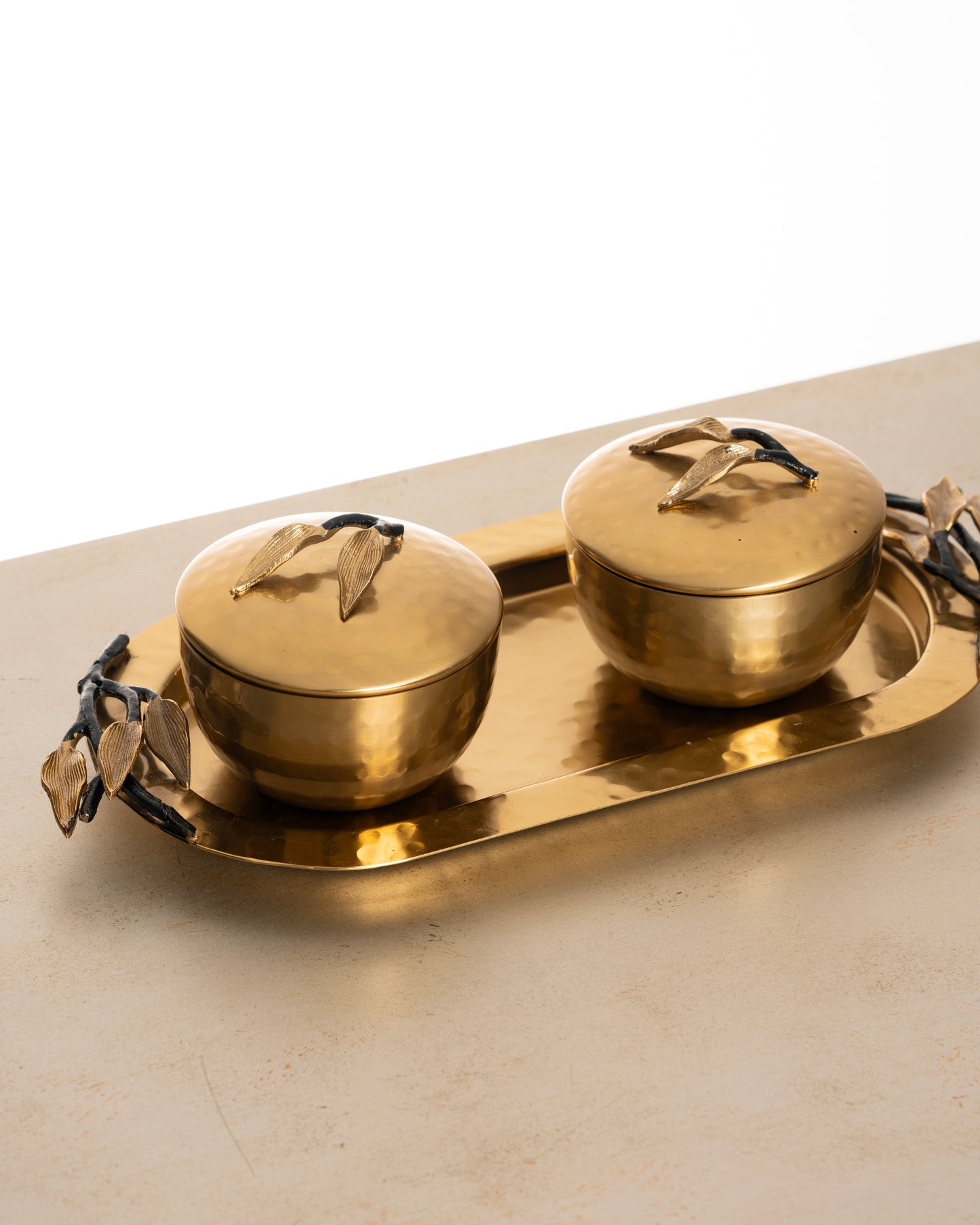 2 bowls on a tray Set (3 Pieces)