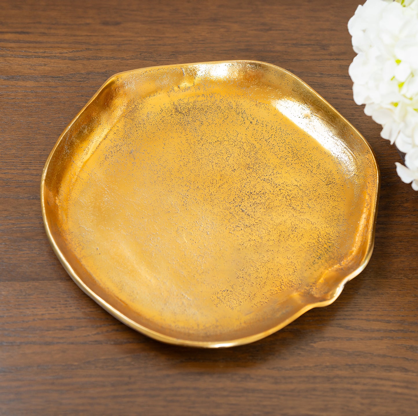 Organic shape tray