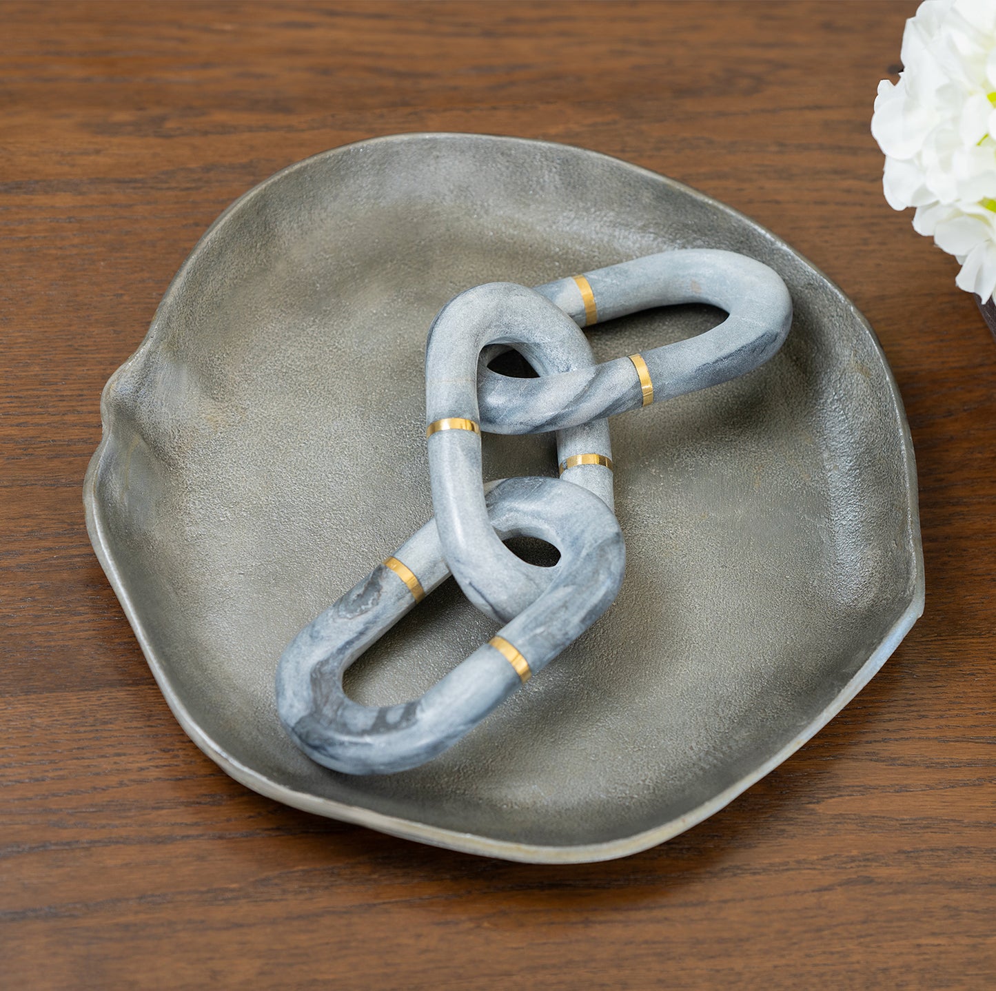 Organic shape tray